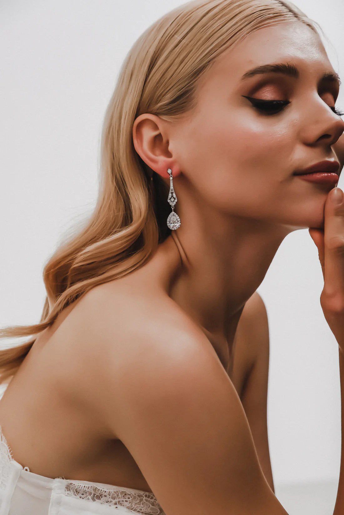 Cora earrings store