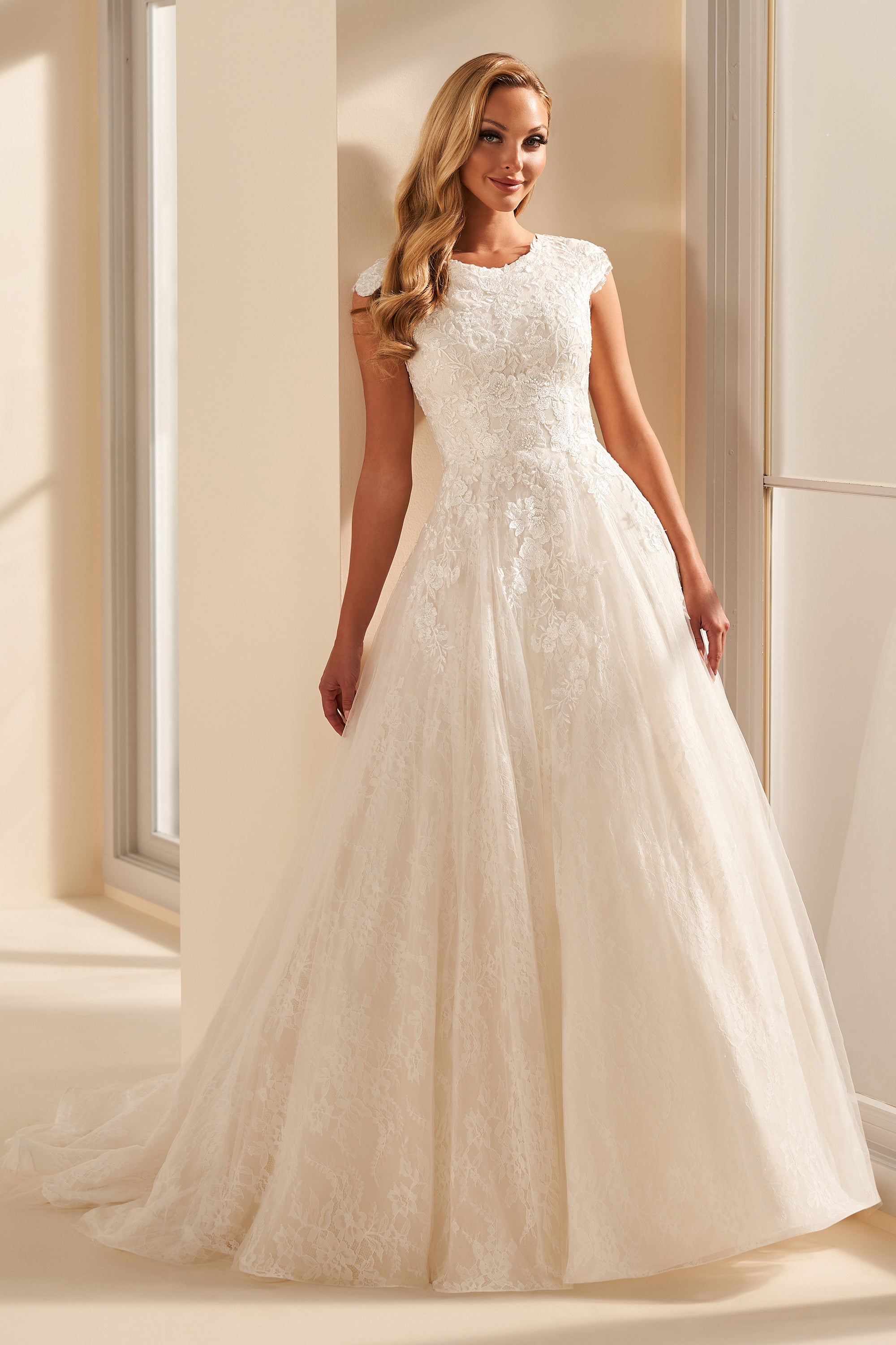 Modest mon cheri outlet wedding dress