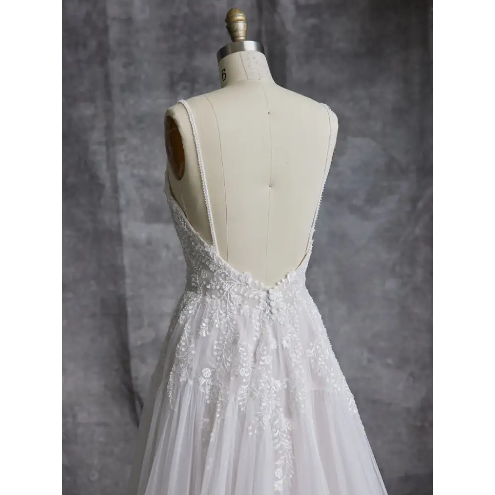Low back wedding dress «Harriet»
