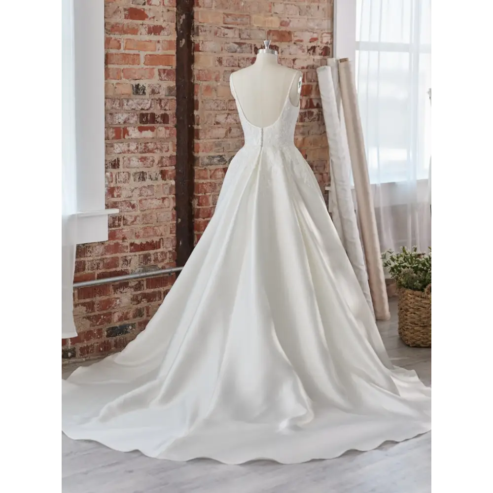 Rebecca Ingram Iona - SAMPLE SALE – Bridal Closet
