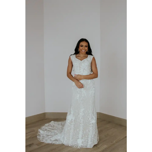https://www.mybridalcloset.com/cdn/shop/products/sapphire-bridal-closet-wedding-dresses-974.webp?v=1679024162&width=533
